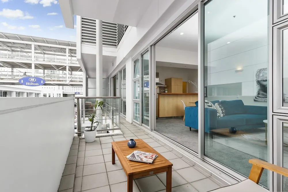 *BRAND NEW* Contemporary 1 bdrm - Prime location!