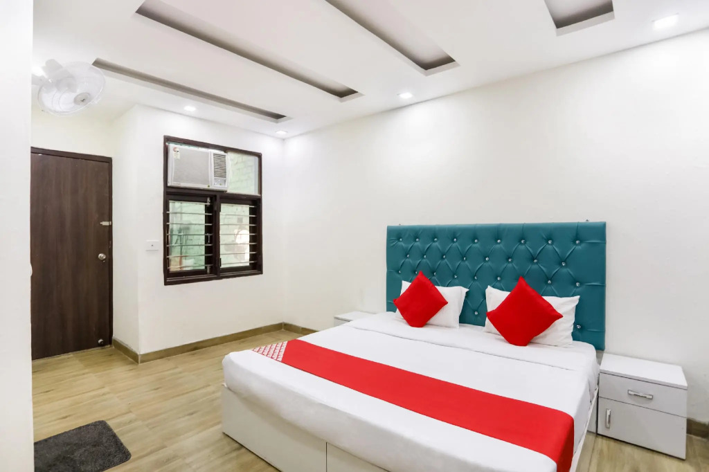 FabHotel The Crystal Palace - Rohini