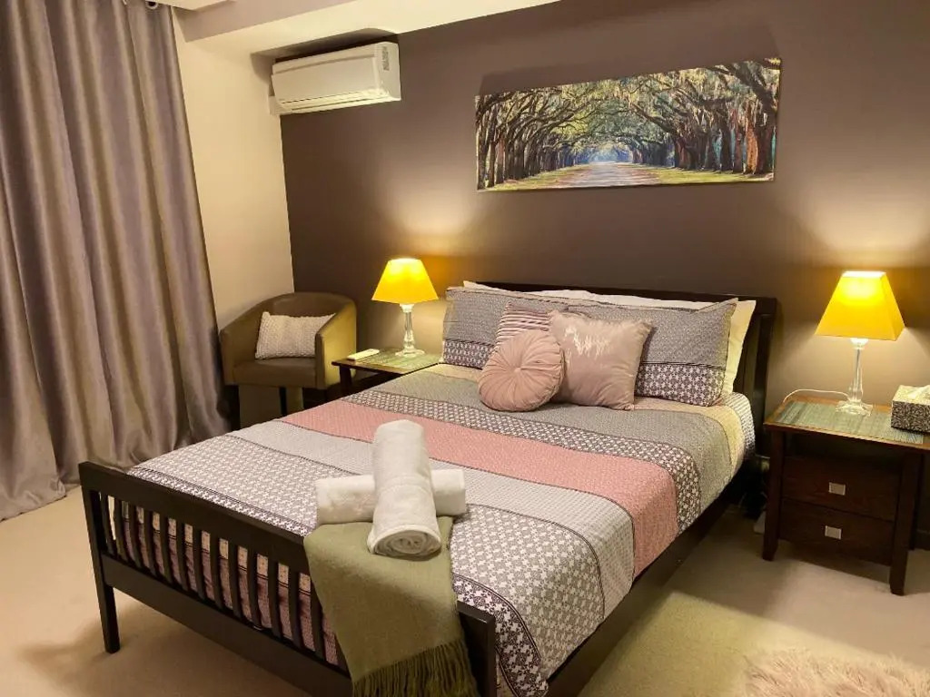 Arena Resort Style Exec Free Netflix Wifi Wine