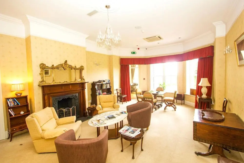 Emlagh House