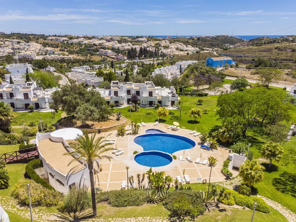 Clube Albufeira, Family Holidays with Pool View