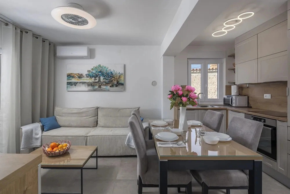 Susis Holiday Home