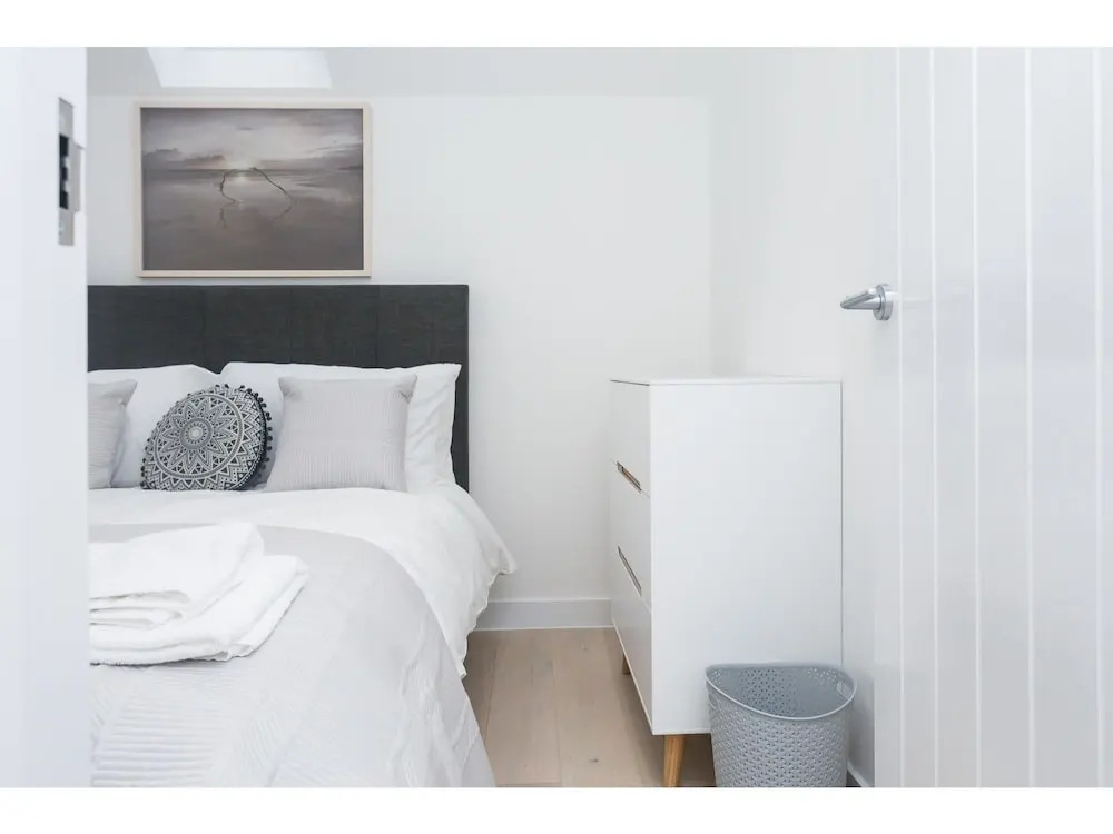 Bright, Newly Refurbished Townhouse in Bath