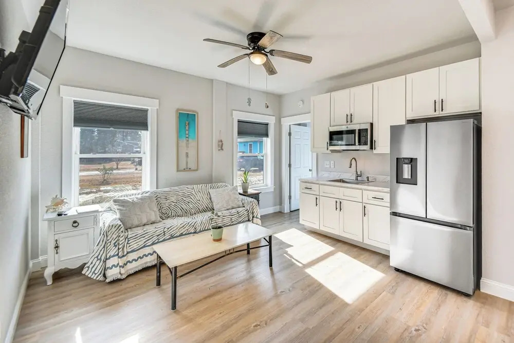 Outer Banks Couples Escape Near Beach & Gardens!