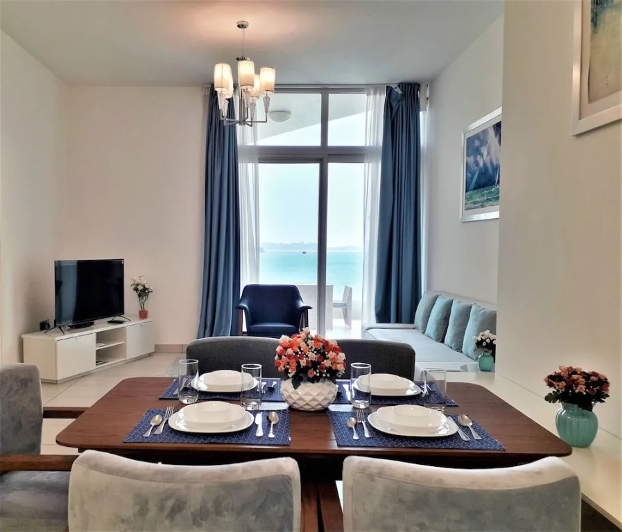 Royal bay Azizi Palm Jumeirah