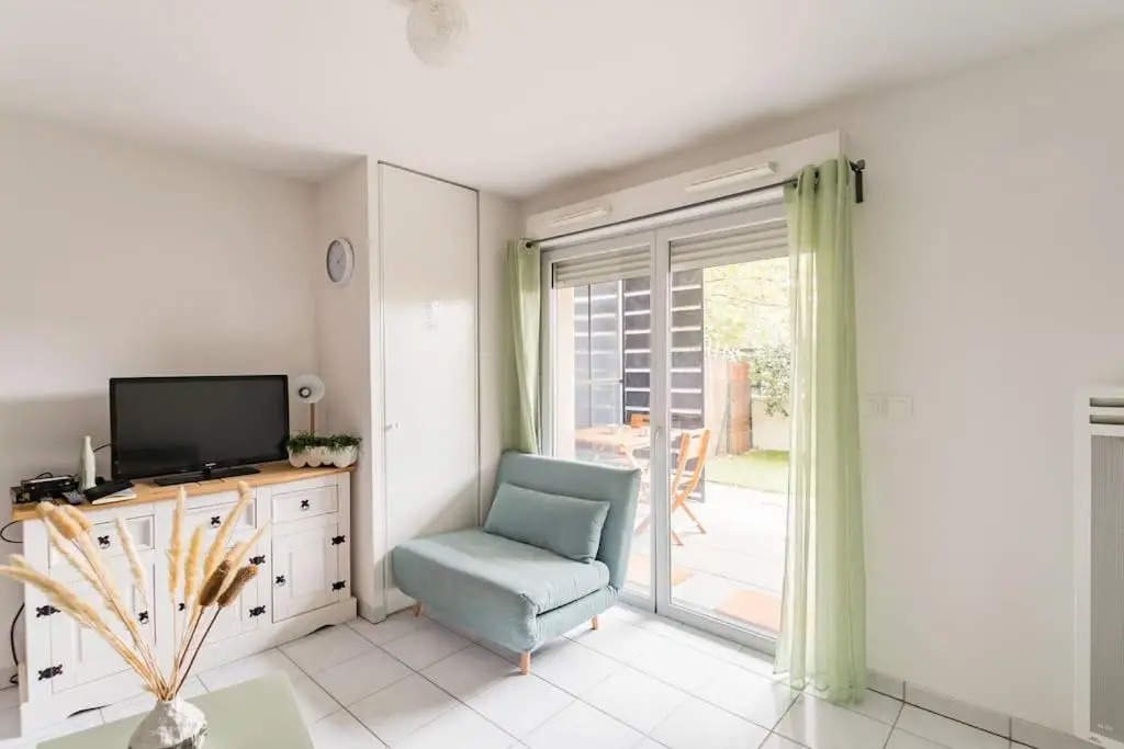 Grand T1 bis avec jardin exposé plein sud et salle de sport