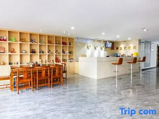 Lizhijin Hotel (Chengdu Shuangliu International Airport Hangdu Street Metro Station)