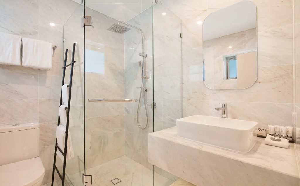 Jephson Hotel & Apartments