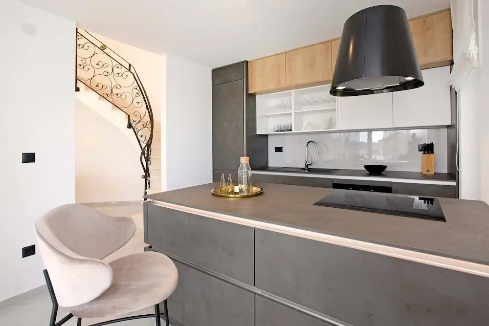 Beachfront villa Senses for 12 in Milna
