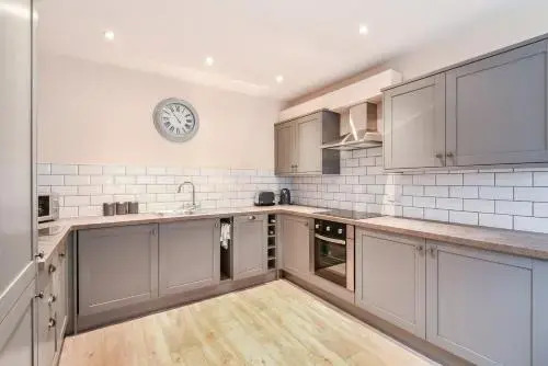 2 Ascot Mews - The Den York