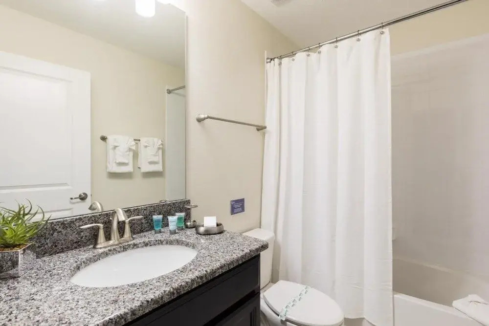 Refreshing 6 Bed Pool Home With Game Room Pool/spa 6 Bedroom Condo by RedAwning