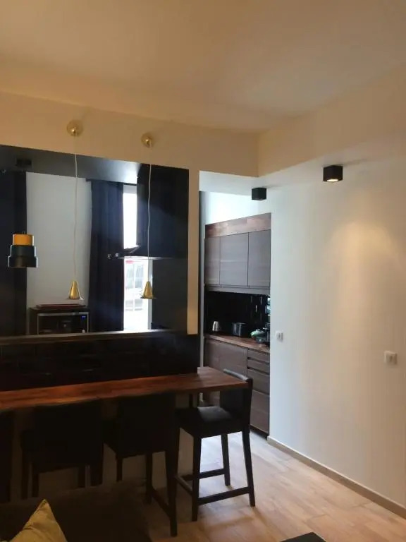 La Suite 48