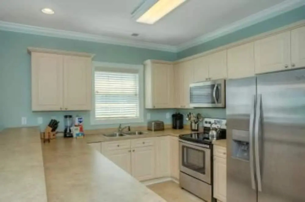 Magnolia Pointe 305-4820 Condo
