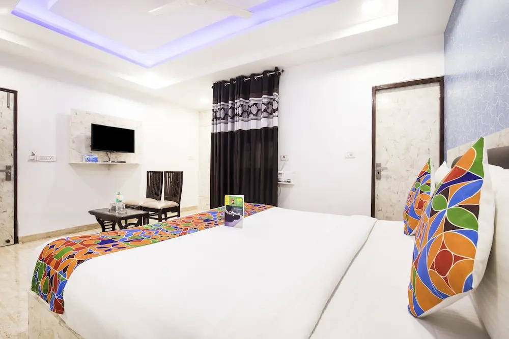 FabHotel Airlift