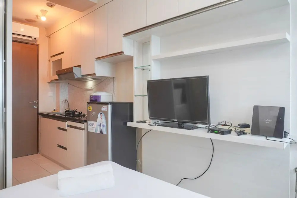 Good Deal And Cozy Stay Studio Room Tifolia Apartment