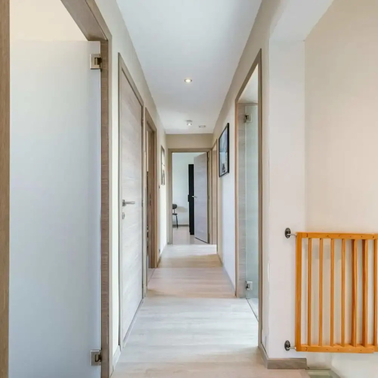 Spacious House With Garden and Parking
