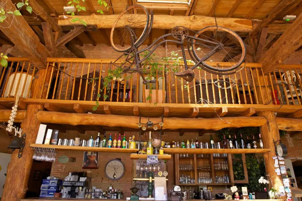 LALCOVE HOTEL RESTAURANT