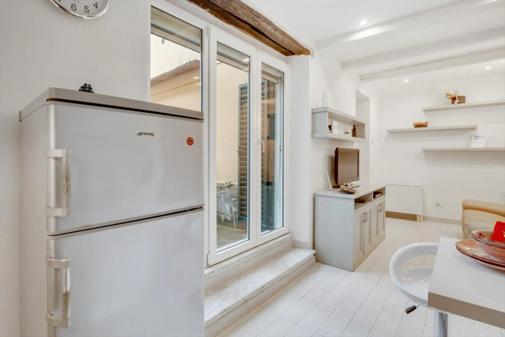 Coverciano Modern Apartment with Patio!