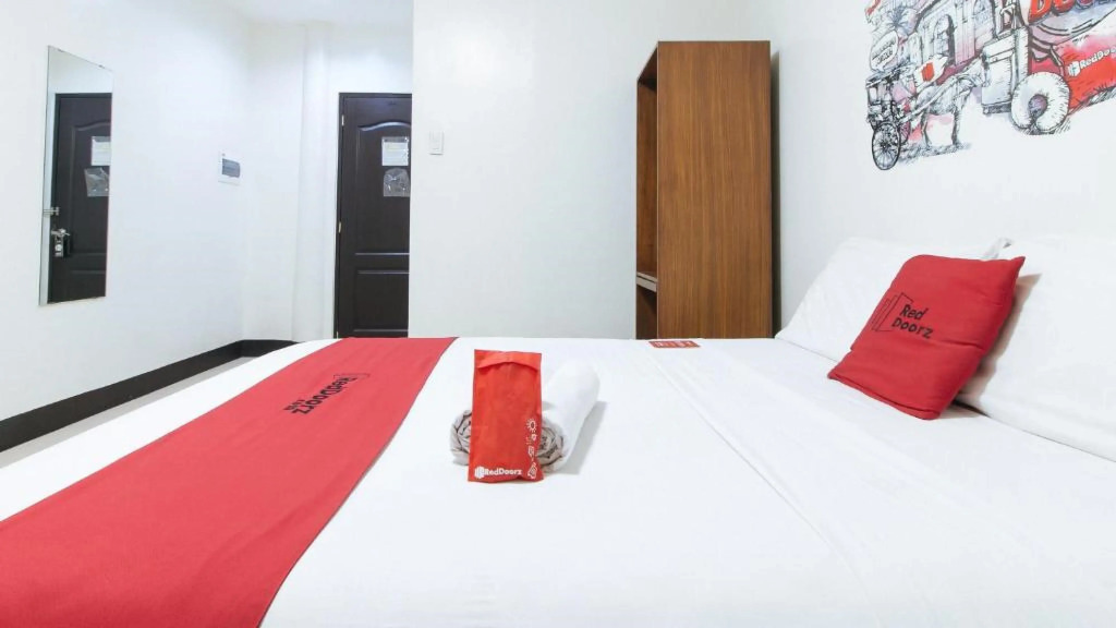 RedDoorz Plus at EDSA Congressional