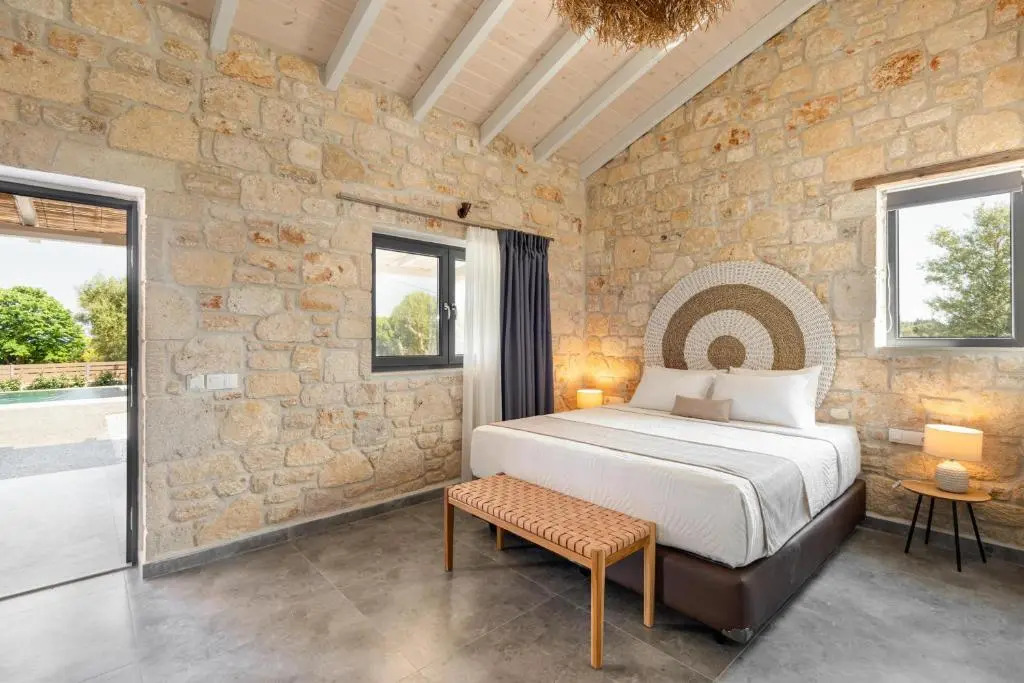 "Four Olives" Luxury Rooms, Afitos #FeelsLikeHome