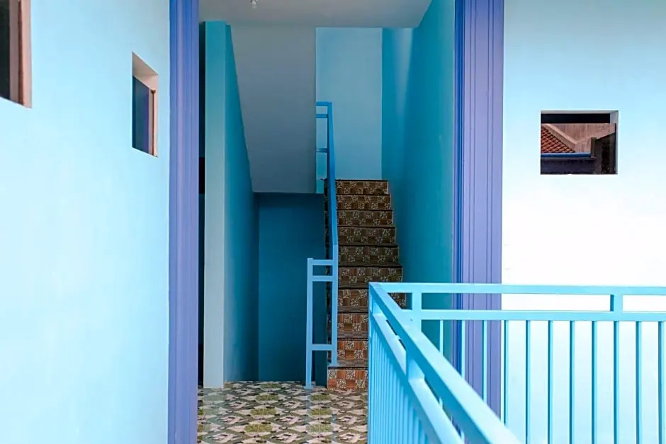 OYO Life 3183 Kost Putri Biru Sigura-gura