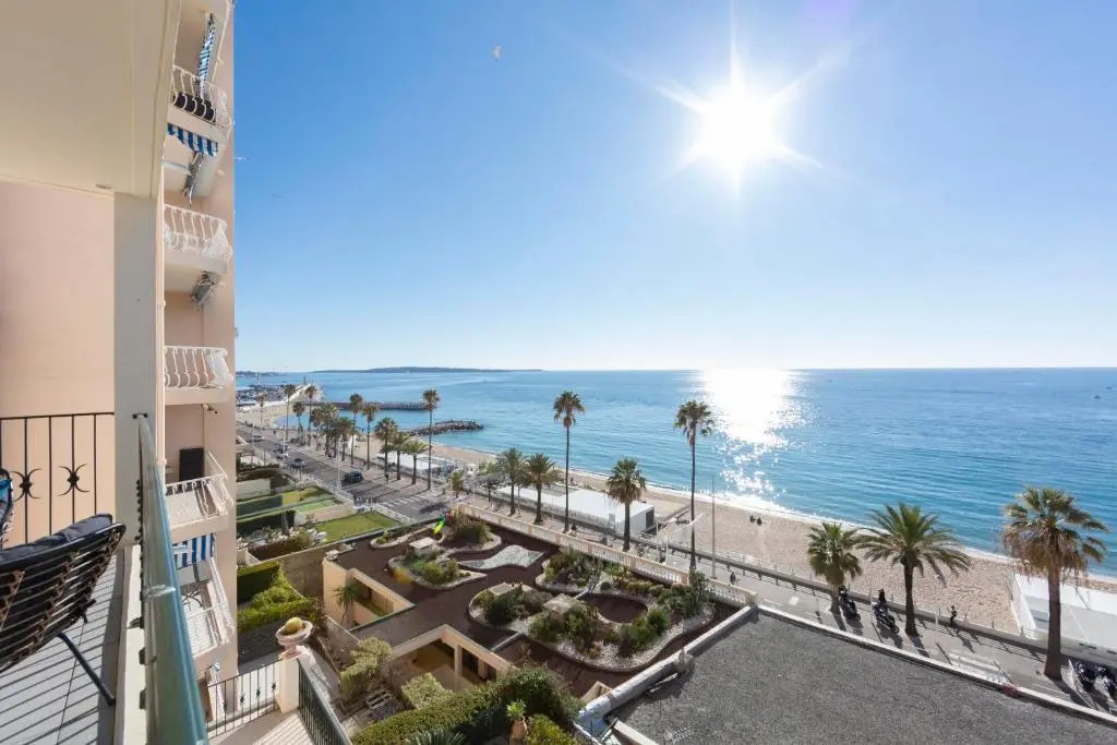 Appartement 3 chambres 125 m2 avec vue exceptionnelle face à la mer