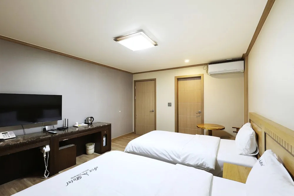 Jeongsun Ace Family Hotel