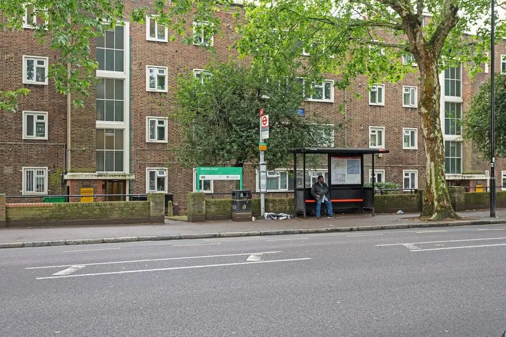 Spacious 1bed Flat W/balcony Zone 2, 5mins to Tube