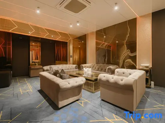 Kempas JB Landed Marble Haven Villa 14pax Karaoke