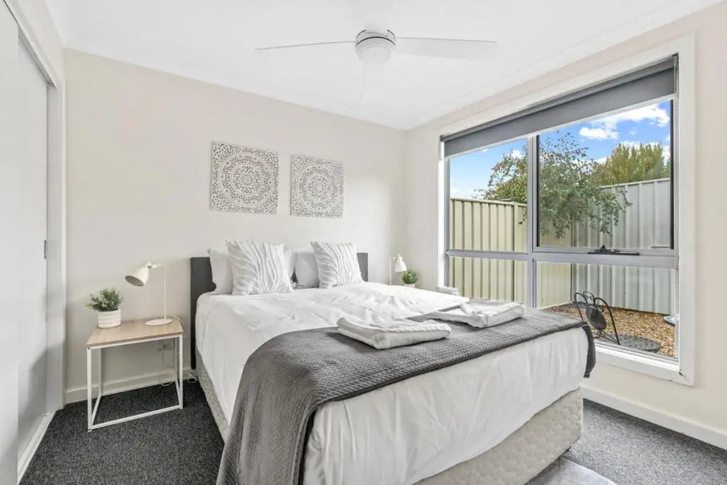 Stylish and Spacious Launceston Villa plus Free Wifi