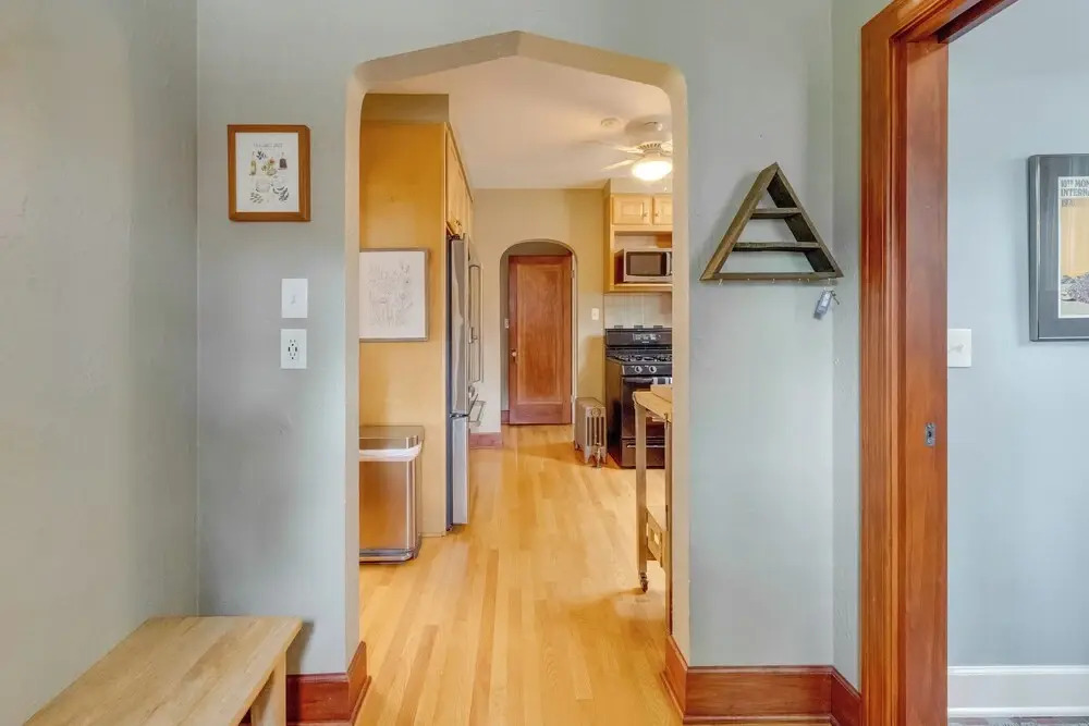 Ferndale Gem, Walk to Stores & Restaurants!