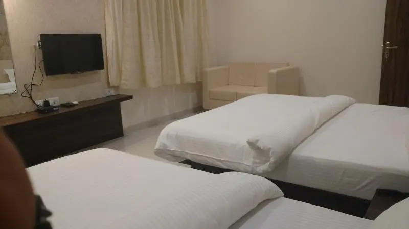 Hotel Kamad Giri