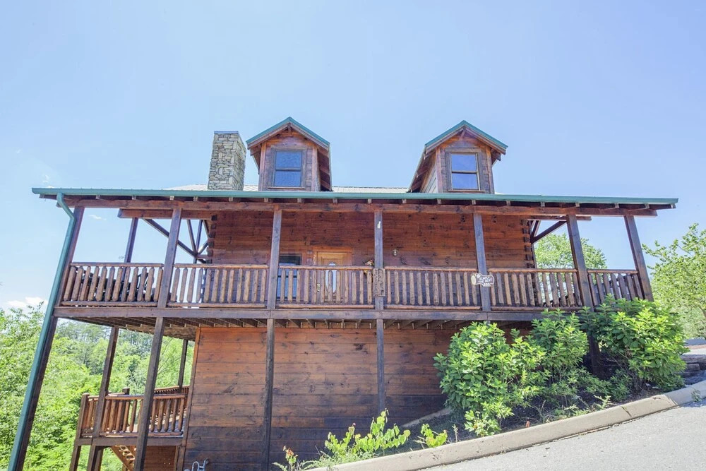 Simply The Best by Heritage Cabin Rentals