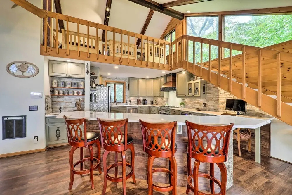 Ski, Hike & Relax: Beech Mtn Gem w/ Sweeping Views