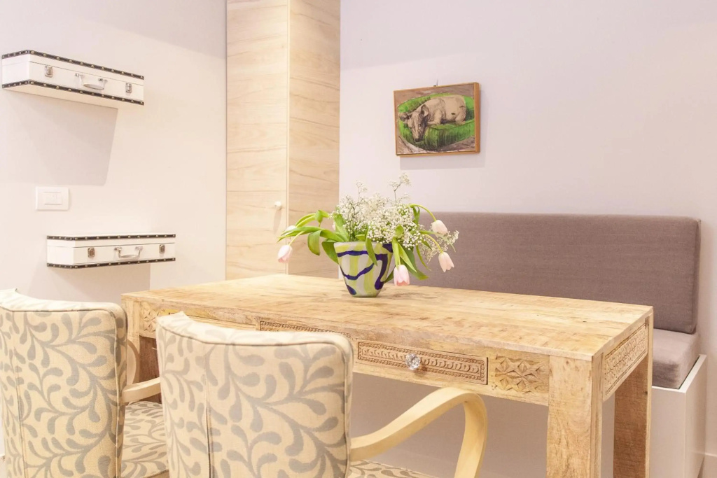 Sweet Suite Flora in Vouliagmeni