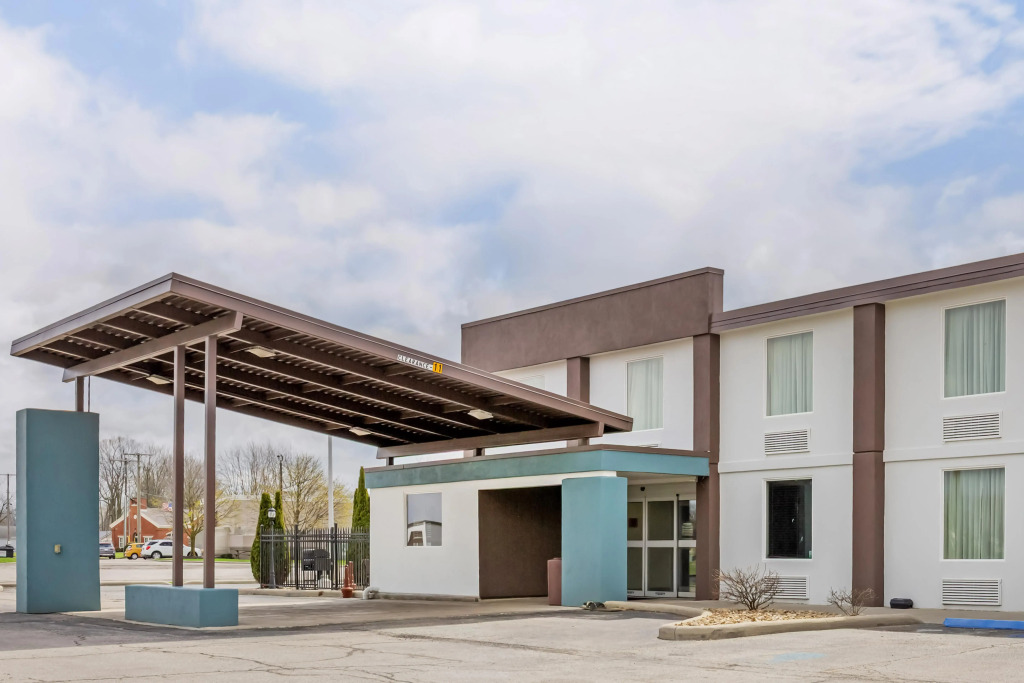 Red Lion Inn & Suites Bucyrus North