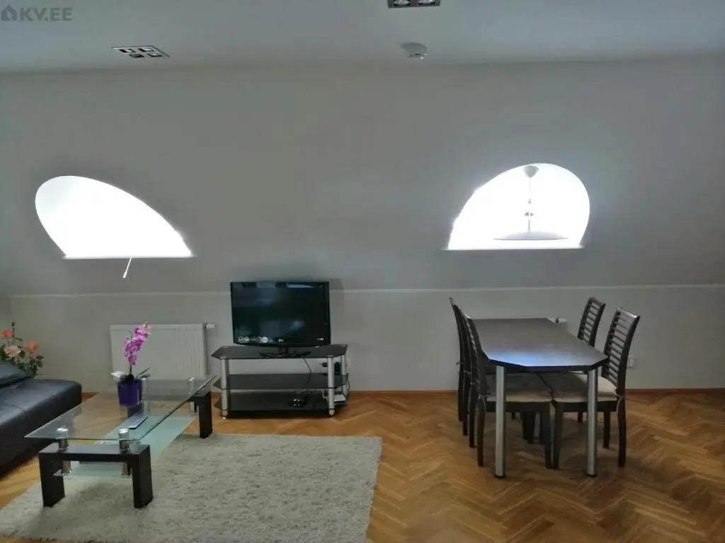 Old Town Apartment, Uus 28