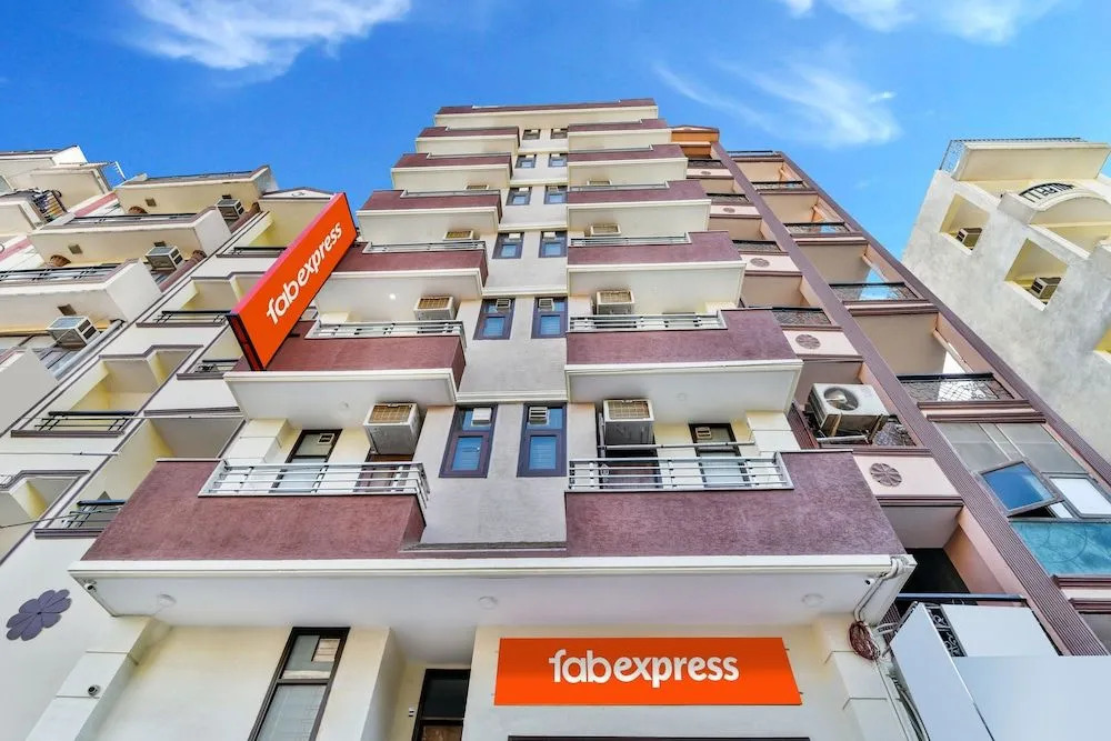 FabHotel Aerosky