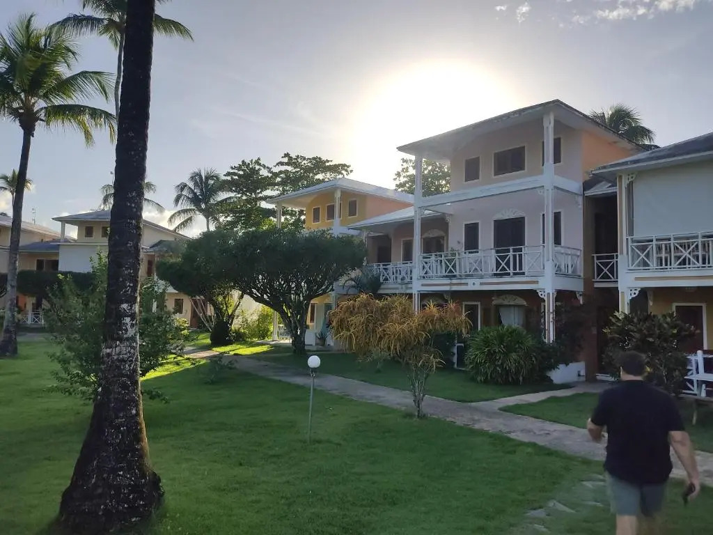 Apartment with pool & garden in beach area