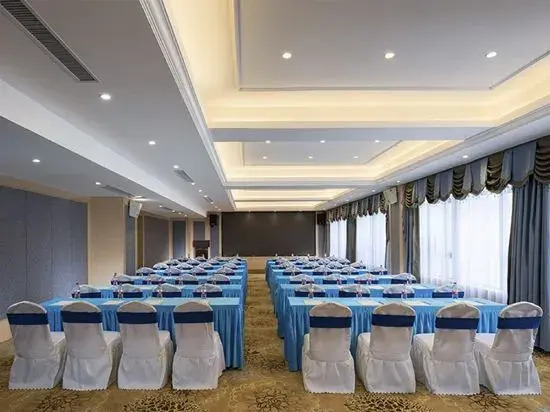 Vienna International Hotel (Xishui Xiwangcheng Times Plaza)