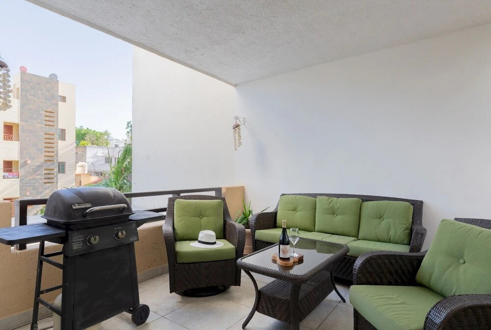 Spacious 2BR Condo Well-located Wifi Concierge