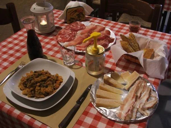 La Bettola Tavern Rooms Restaurant