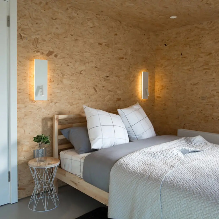 Insta-worthy 4br designer house 5 min to the beach