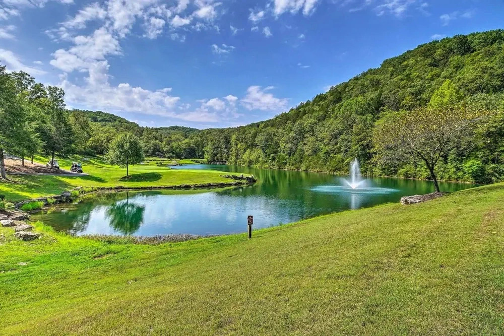 6 Mi to Branson Strip: Resort Condo w/ Perks