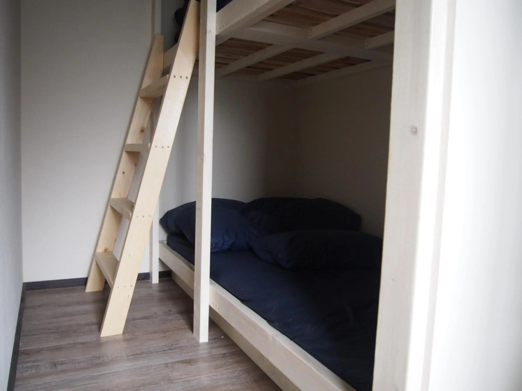328 Hostel & Lounge
