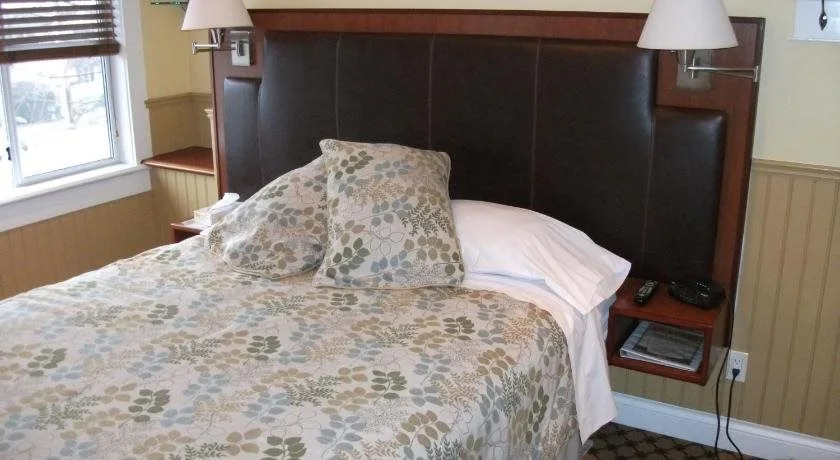 Salt Spring Inn