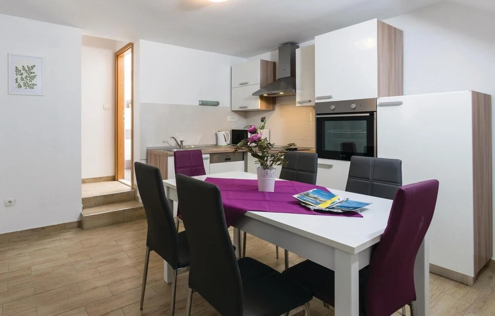 Stunning Home in Kastel Stari With Wifi and 2 Bedrooms
