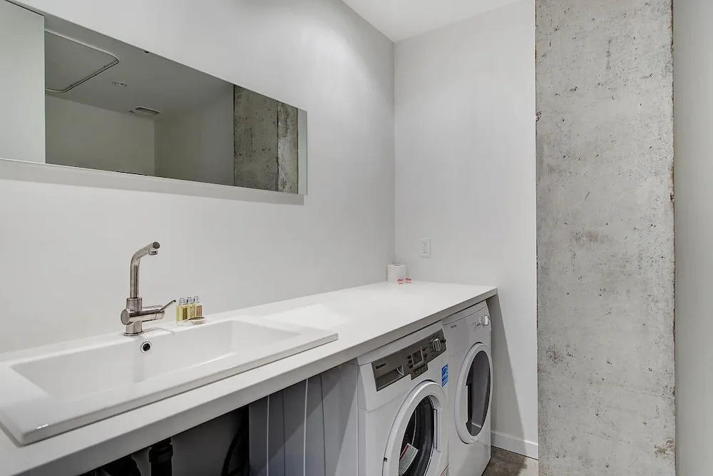 Bijoux Square Apartments