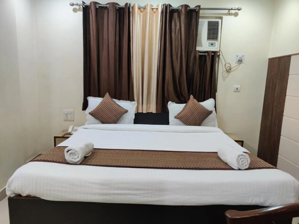 OYO 19453 Hotel Holy Basil