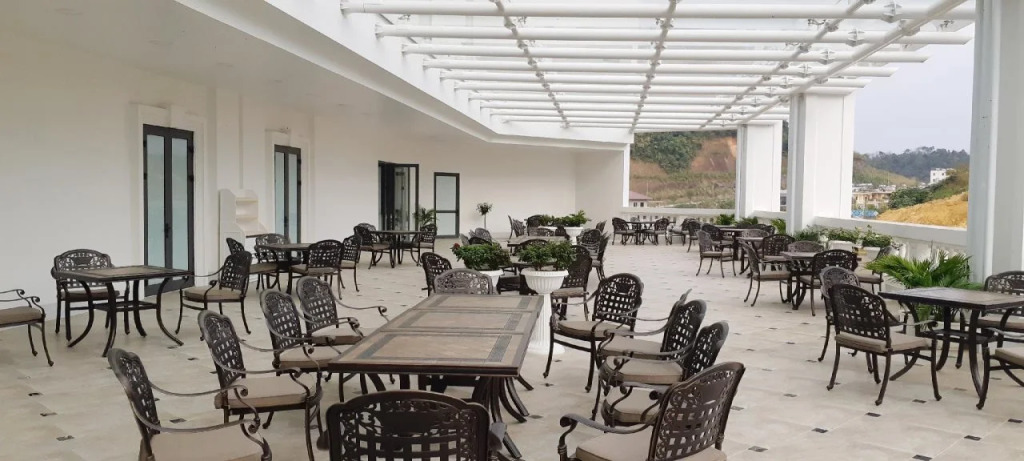 Duc Huy Grand Hotel and Spa